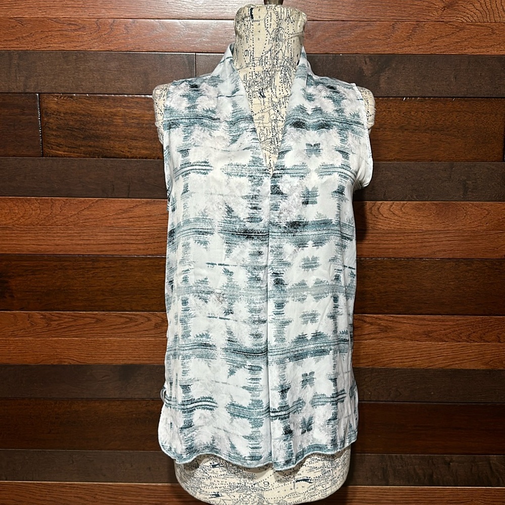 Crosby. V Neck White and Navy Blue Sleeveless Blouse